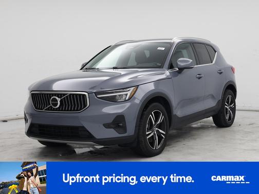 2023 Volvo XC40 B5 Plus Bright Theme