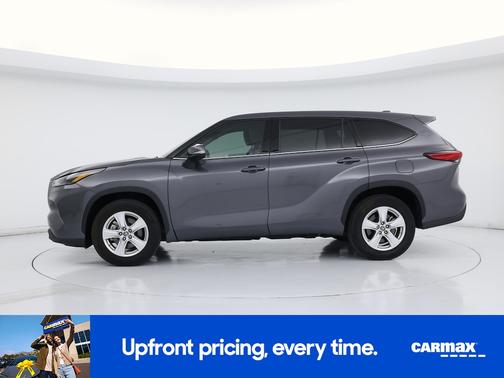 Gray 2022 Toyota Highlander Hybrid LE