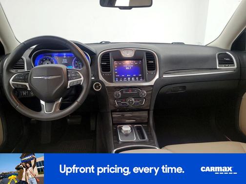 2016 Chrysler 300 Limited