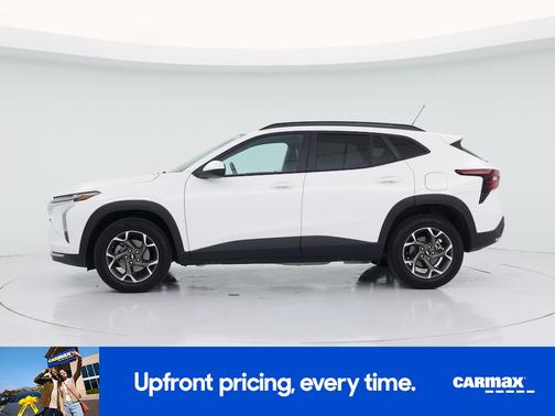 White 2025 Chevrolet Trax LT