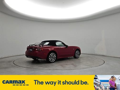 2019 FIAT 124 Spider Urbana Edition