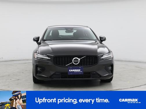 2024 Volvo S60 B5 Core Dark Theme