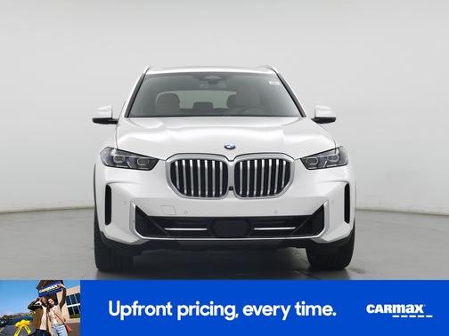 White 2024 BMW X5 xDrive40i