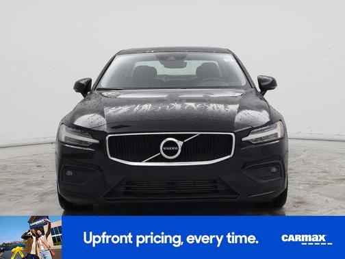 2021 Volvo S60 T6 Momentum