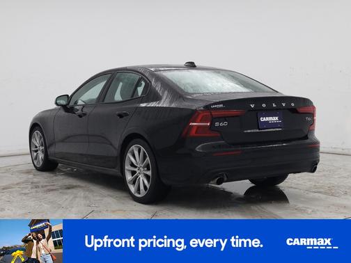 2021 Volvo S60 T6 Momentum