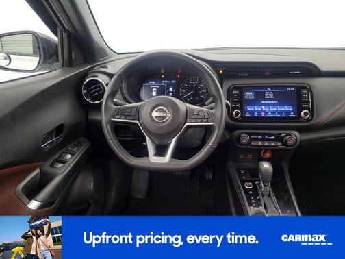 2022 Nissan Kicks SR