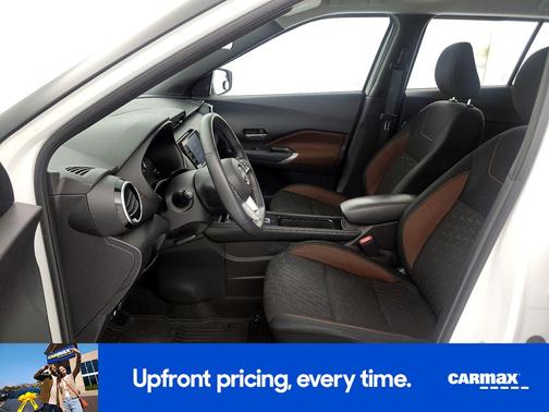 2022 Nissan Kicks SR