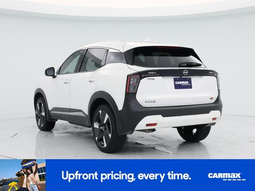 White 2025 Nissan Kicks SR