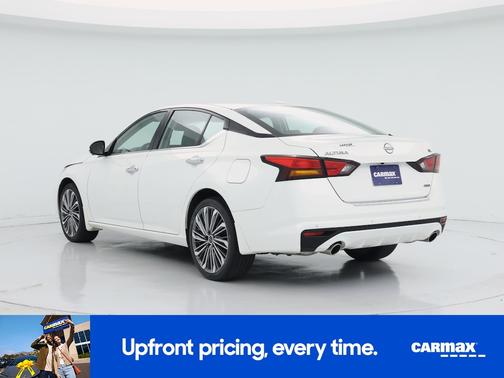 White 2023 Nissan Altima SL
