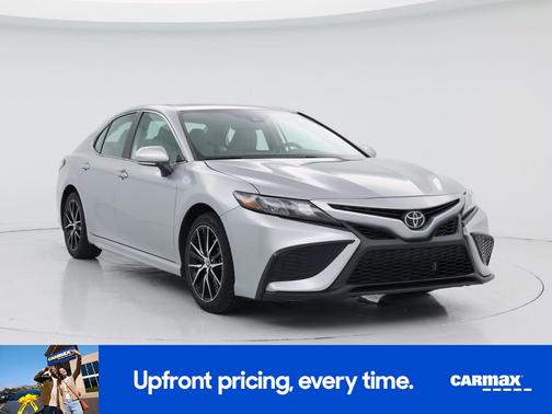 Silver 2023 Toyota Camry SE