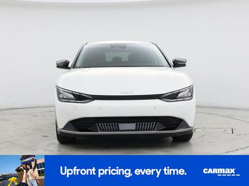 White 2022 Kia EV6 Wind