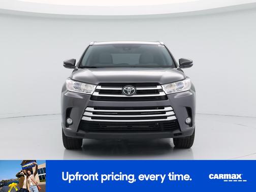 Gray 2019 Toyota Highlander XLE