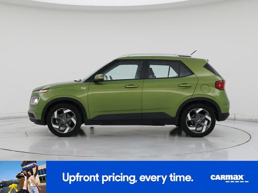 Green 2024 Hyundai VENUE SEL
