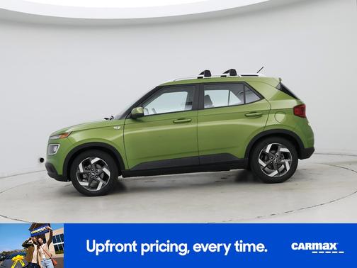 Green 2023 Hyundai VENUE SEL