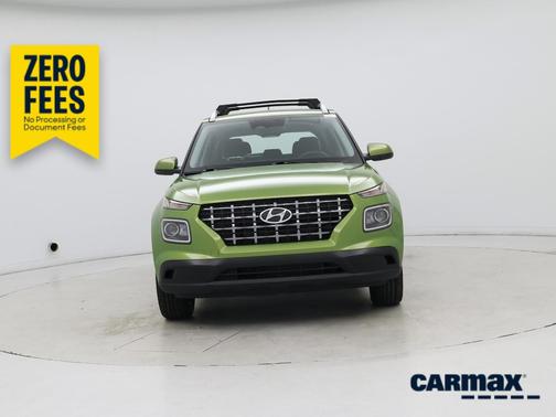 Green 2023 Hyundai VENUE SEL