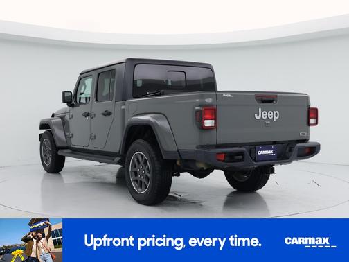 Gray 2020 Jeep Gladiator Overland