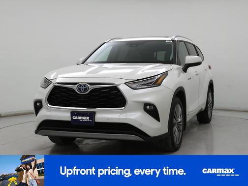 White 2021 Toyota Highlander Hybrid Platinum