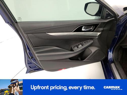 2017 Nissan Maxima SR