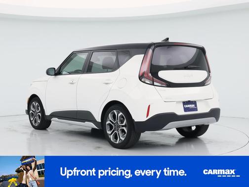 White 2025 Kia Soul EX
