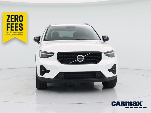 White 2025 Volvo XC40 B5 Plus Dark Theme