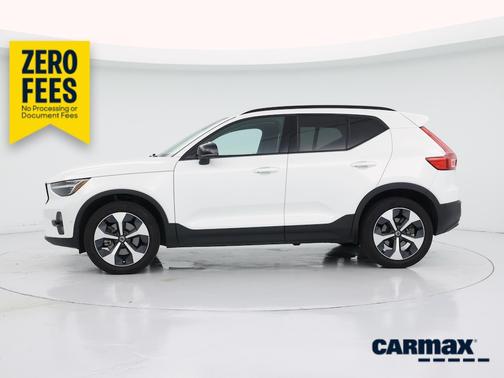 White 2025 Volvo XC40 B5 Plus Dark Theme