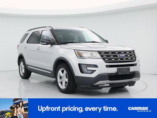 Silver 2017 Ford Explorer XLT