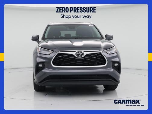 Gray 2024 Toyota Highlander XLE