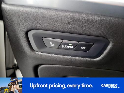 White 2025 BMW X5 PHEV xDrive50e