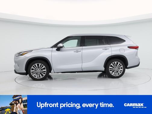 Silver 2023 Toyota Highlander Platinum