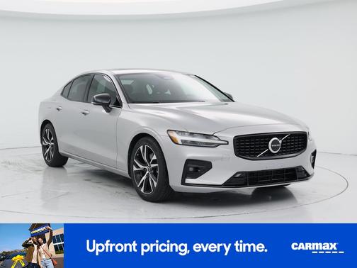 Silver 2024 Volvo S60 B5 Core Dark Theme