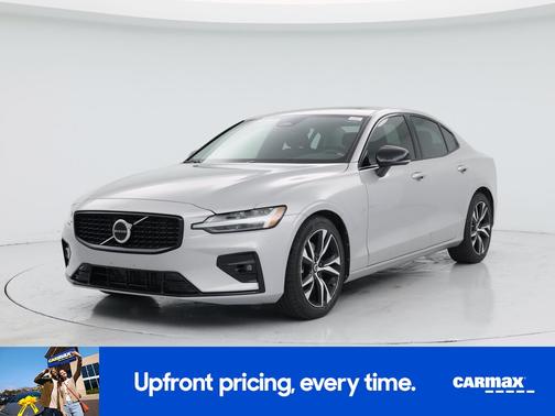 Silver 2024 Volvo S60 B5 Core Dark Theme