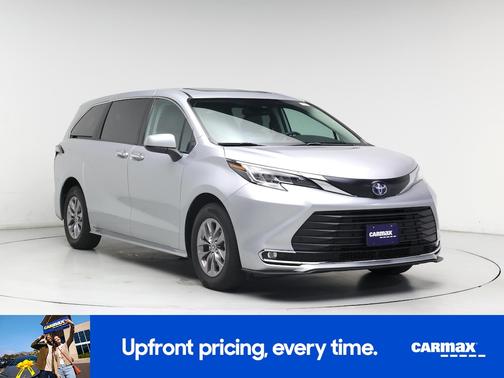 2023 Toyota Sienna XLE