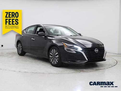 Black 2025 Nissan Altima SV