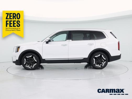 White 2023 Kia Telluride S