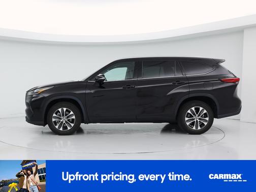 Brown 2021 Toyota Highlander XLE