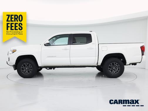 White 2023 Toyota Tacoma SR5