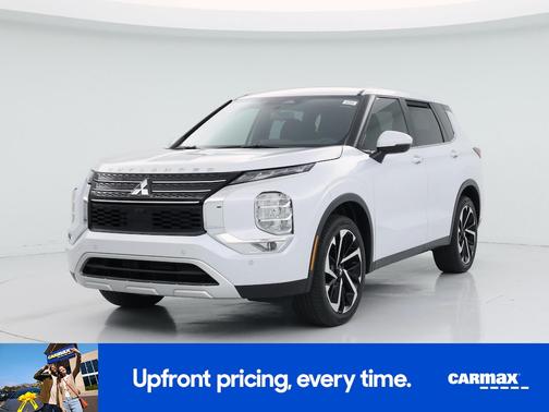 Pearl 2023 Mitsubishi Outlander SE