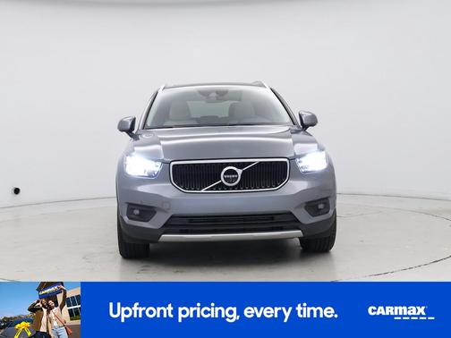 2019 Volvo XC40 T5 Momentum