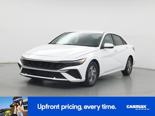 2024 Hyundai ELANTRA SE