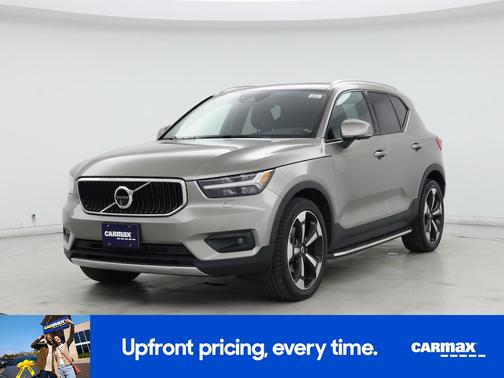 2022 Volvo XC40 T5 Momentum