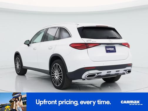 White 2024 Mercedes-Benz GLC 300