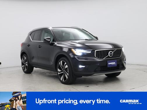 2023 Volvo XC40 B5 Plus Bright Theme