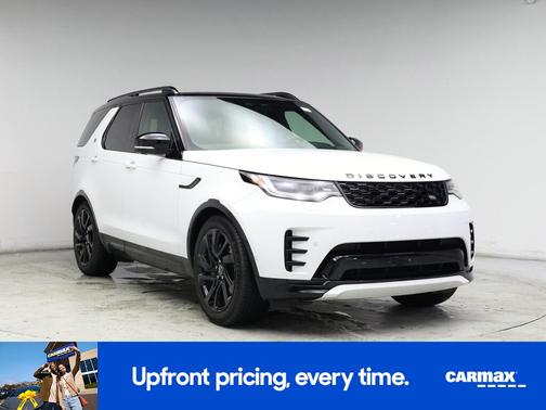 White 2024 Land Rover Discovery SE Dynamic