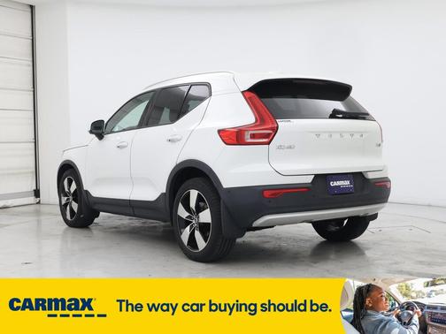2019 Volvo XC40 T5 Momentum