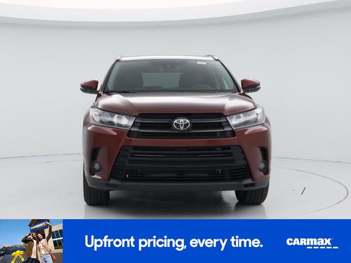 Red 2019 Toyota Highlander SE