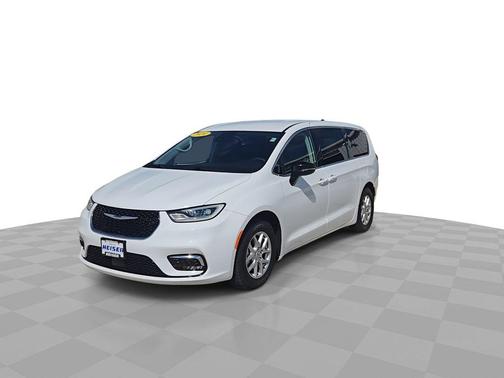 Bright White Clearcoat 2024 Chrysler Pacifica Touring L