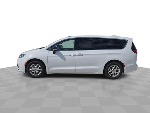 Bright White Clearcoat 2024 Chrysler Pacifica Touring L