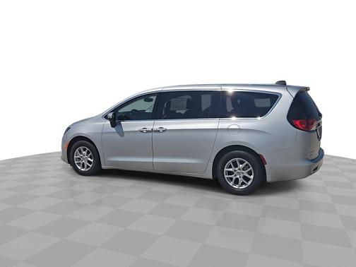 Silver Mist Clearcoat 2023 Chrysler Voyager LX