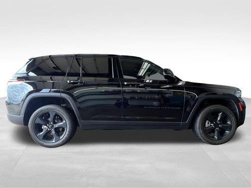 2022 Jeep Grand Cherokee Altitude