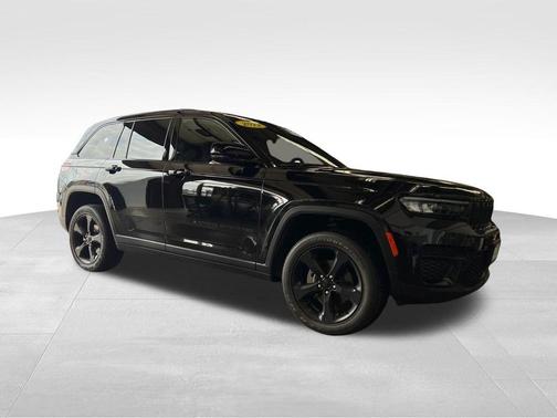 2022 Jeep Grand Cherokee Altitude